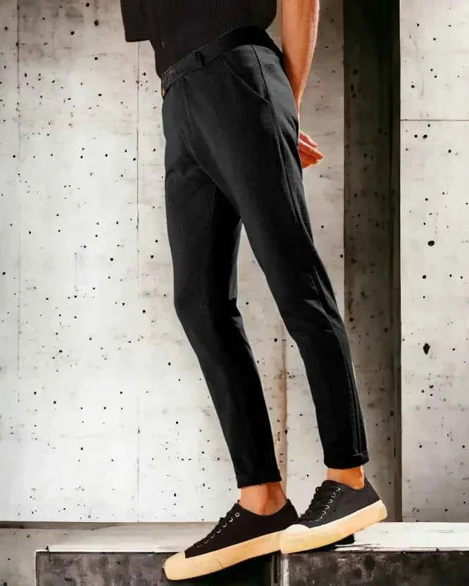 Men Regular Fit Black Cotton Blend Trouser