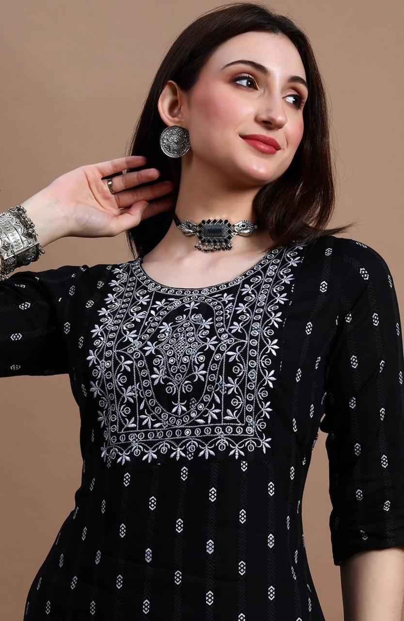 Floral Embroidered Straight Kurta