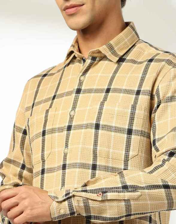 Netplay Men NP 50 Checked Slim Fit Cotton Shirt with Patch Pockets