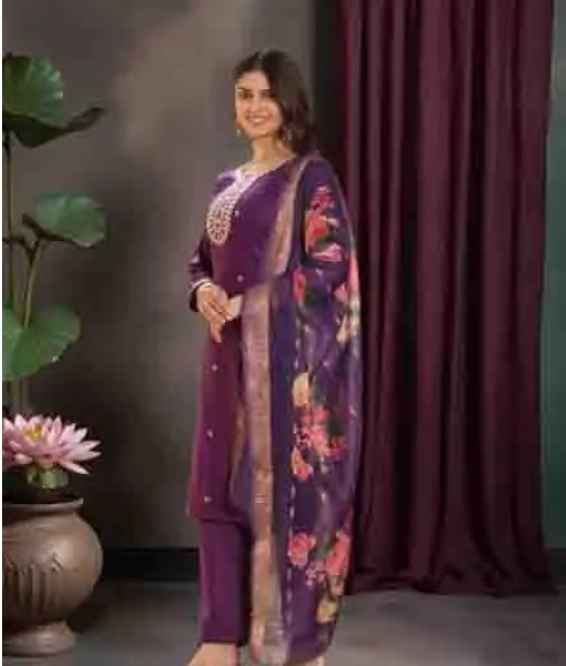 Embroidered Reyon Slub Chanderi Kurta Set