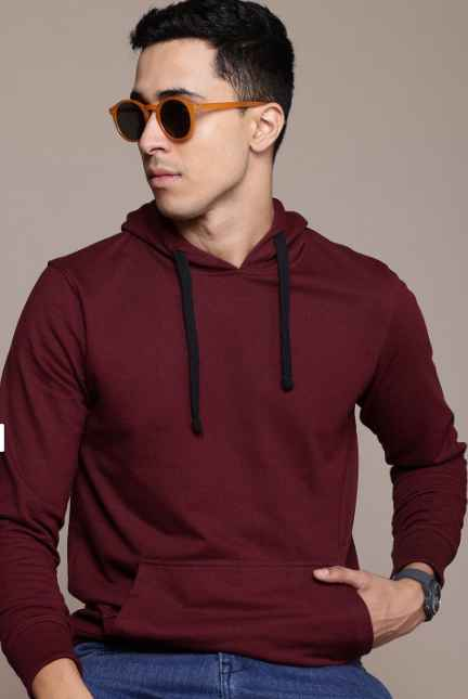 Roadster Solid Regular Fit Kangaroo Pocket Hooded Sweatshirt