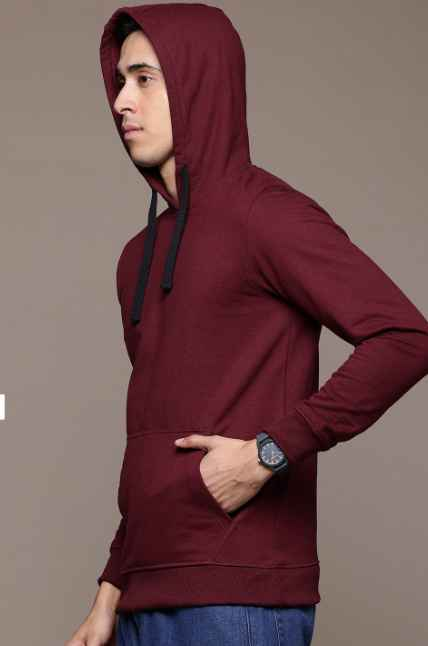 Roadster Solid Regular Fit Kangaroo Pocket Hooded Sweatshirt